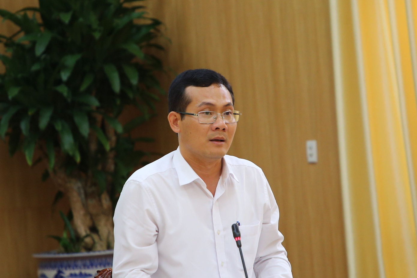 Ông Nguyễn Minh Tuấn – Giám đốc Sở VH-TT&amp;DL TP. Cần Thơ thông tin về vụ việc. Ảnh: Nhật Huy.