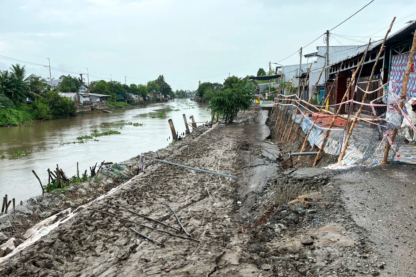 Đoạn sạt lở tại ấp An Phú, xã An Hoà, huyện Châu Thành.