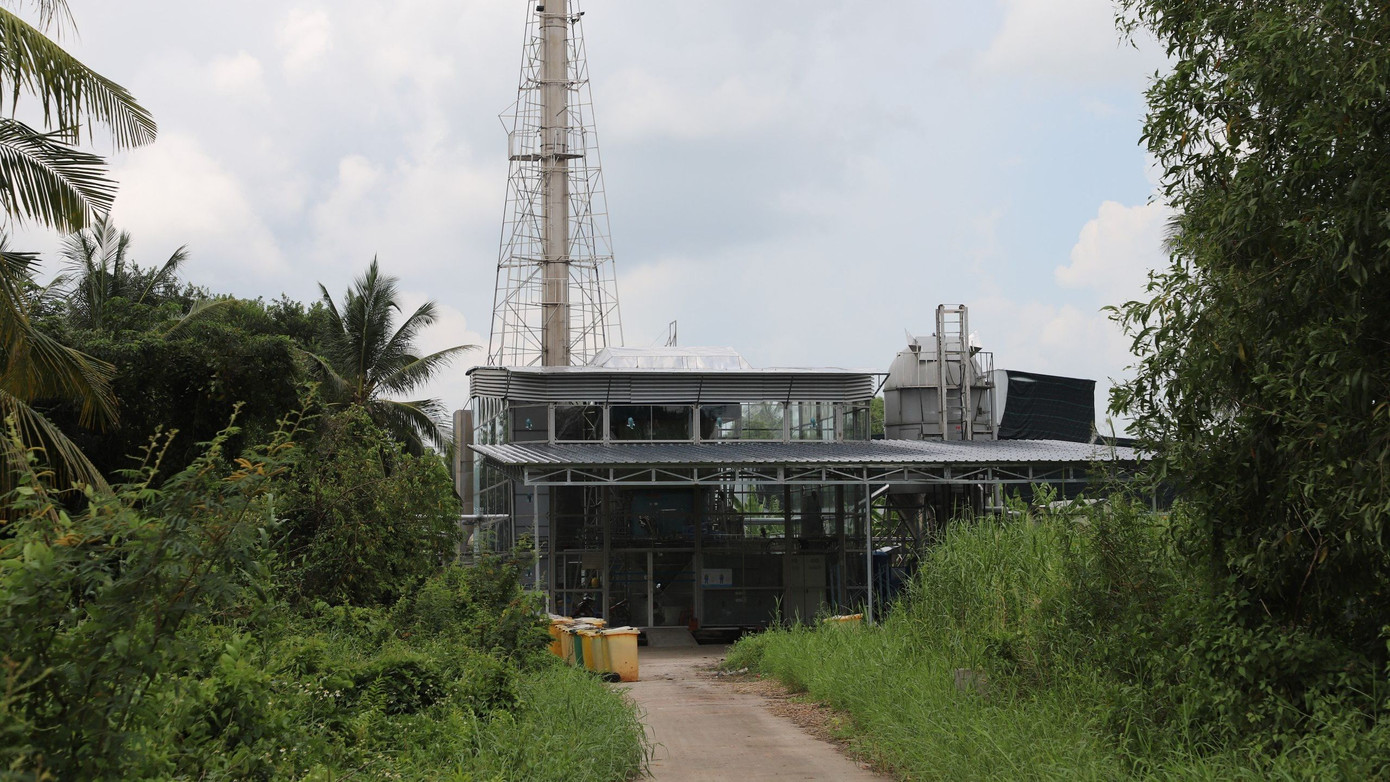 Lò đốt rác thải y tế Plasma xây dựng tại huyện Châu Thành, Kiên Giang. Ảnh: N.H.