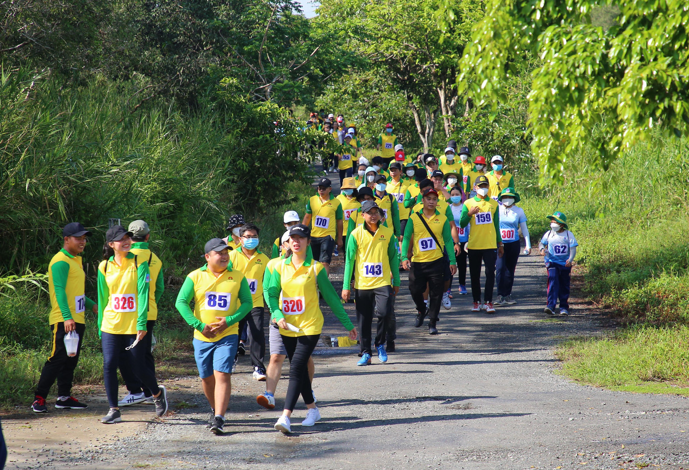 Song song đó, hơn 50 vận động viên chuyên nghiệp đến từ TP. Hồ Chí Minh tham gia đi bộ trải nghiệm. Lộ trình 80 km, xuất phát từ TP. Cà Mau đến Vườn quốc Gia U Minh Hạ đến điểm du lịch sinh thái Mười Ngọt (xã Khánh Bình Tây Bắc, huyện Trần Văn Thời) và kết thúc hành trình tại điểm du lịch sinh thái Hương Tràm (xã Khánh An, huyện U Minh).