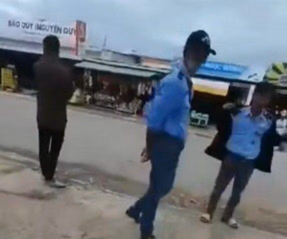 : Đoạn clip đăng tải trên mạng xã hội. (Ảnh cắt từ clip).