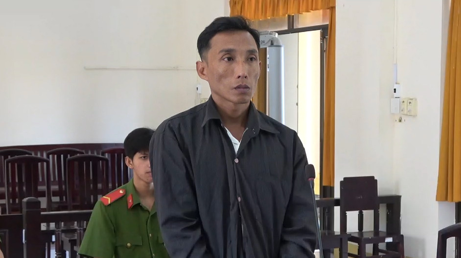 Bị cáo bị phiên tòa. Ảnh Văn Vũ.