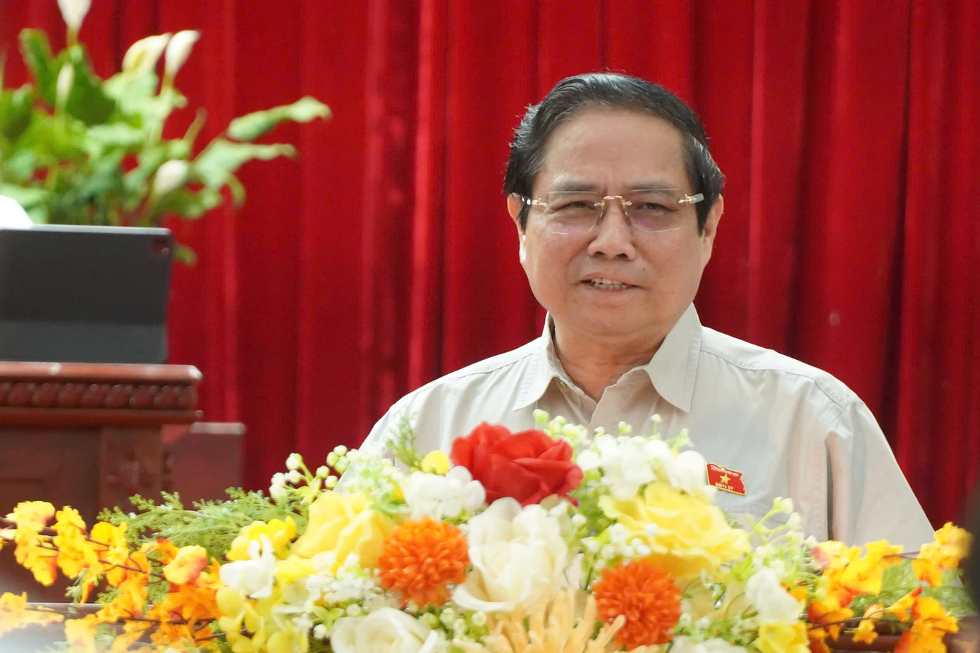 Thủ tướng phát biểu tại buổi tiếp xúc cử tri.