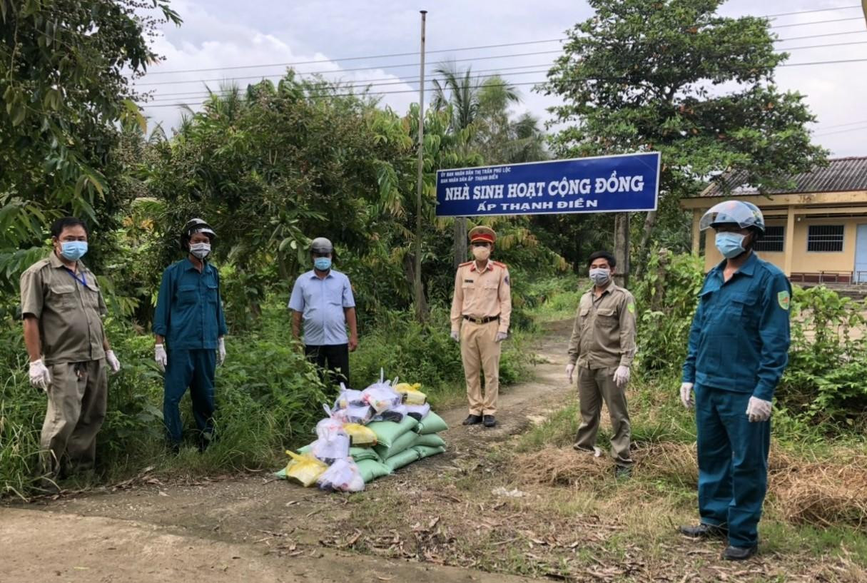 Thượng úy Duy và hành trình chia sẻ khó khăn với bà con gặp khó khăn do ảnh hưởng dịch COVID-19. Thượng úy Duy và hành trình chia sẻ khó khăn với bà con gặp khó khăn do ảnh hưởng dịch COVID-19.