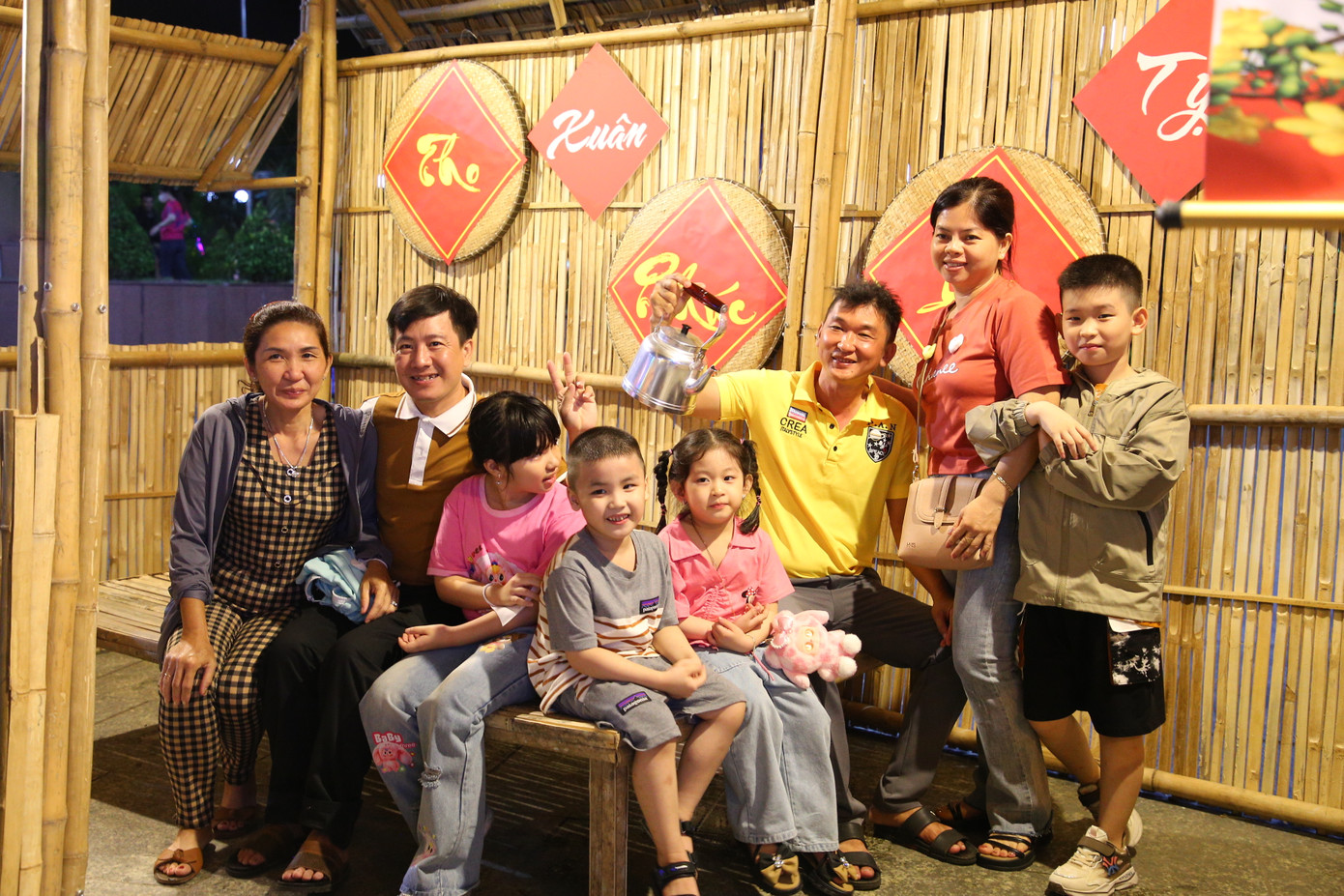 Năm nay, Sóc Trăng sẽ tổ chức bắn pháo hoa tại bốn địa điểm: thị xã Vĩnh Châu, thị xã Ngã Năm, huyện Mỹ Xuyên và TP. Sóc Trăng. (Nhật Huy) Năm nay, Sóc Trăng sẽ tổ chức bắn pháo hoa tại bốn địa điểm: thị xã Vĩnh Châu, thị xã Ngã Năm, huyện Mỹ Xuyên và TP. Sóc Trăng. (Nhật Huy)