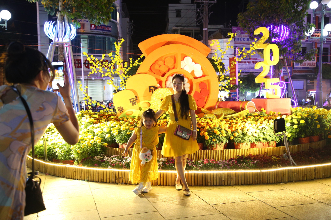 Năm nay, Sóc Trăng sẽ tổ chức bắn pháo hoa tại bốn địa điểm: thị xã Vĩnh Châu, thị xã Ngã Năm, huyện Mỹ Xuyên và TP. Sóc Trăng. (Nhật Huy) Năm nay, Sóc Trăng sẽ tổ chức bắn pháo hoa tại bốn địa điểm: thị xã Vĩnh Châu, thị xã Ngã Năm, huyện Mỹ Xuyên và TP. Sóc Trăng. (Nhật Huy)