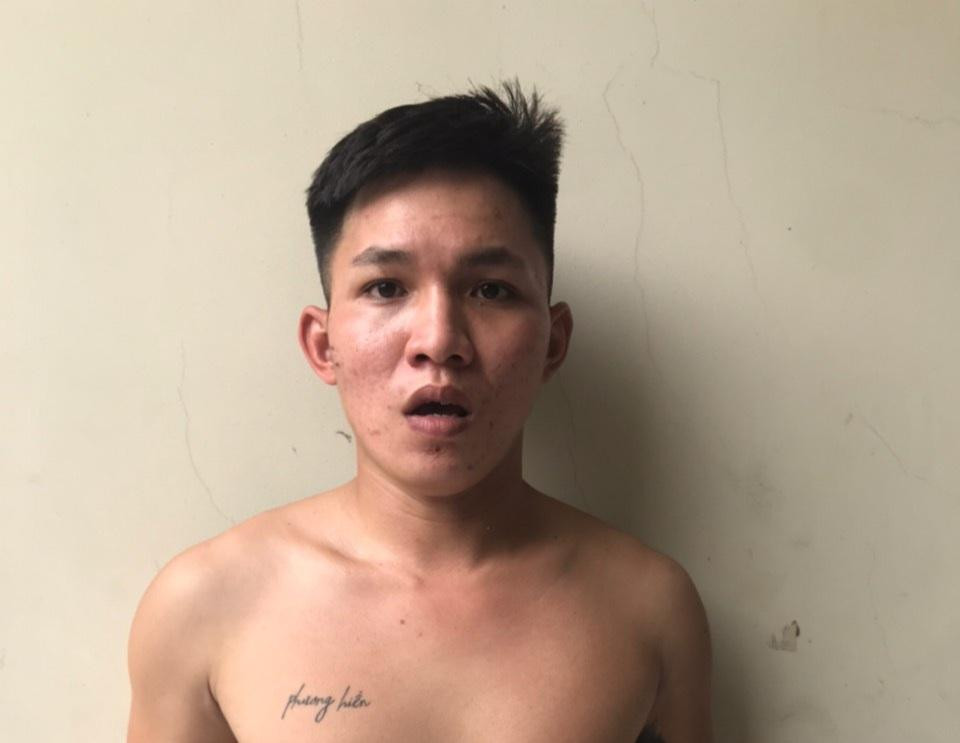 Trần Võ Công Minh - người nổ súng trước cổng TAND tỉnh Tiền Giang. Trần Võ Công Minh - người nổ súng trước cổng TAND tỉnh Tiền Giang.