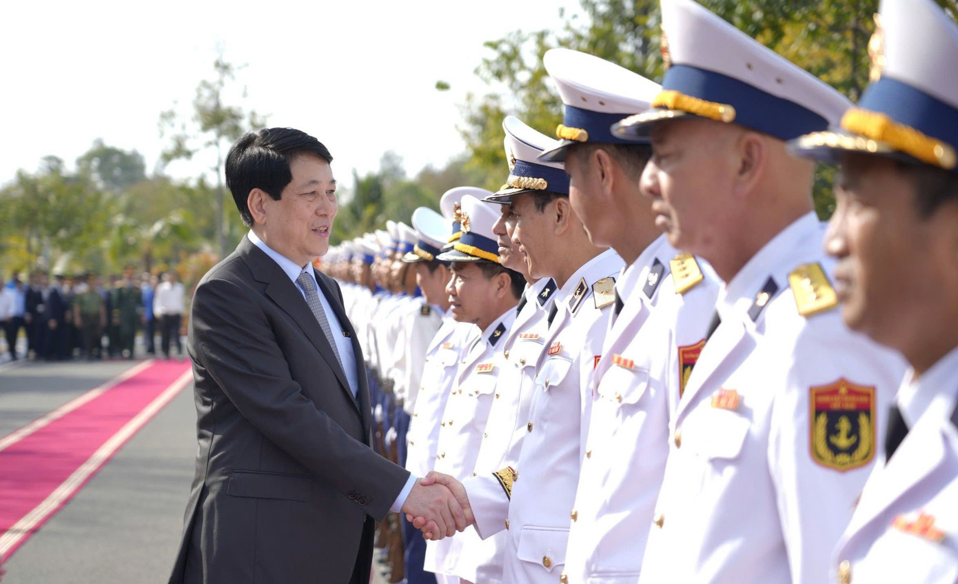 Chủ tịch nước Lương Cường chúc Tết cán bộ, chiến sĩ Bộ Tư lệnh Vùng 5 Hải quân. Chủ tịch nước Lương Cường chúc Tết cán bộ, chiến sĩ Bộ Tư lệnh Vùng 5 Hải quân.