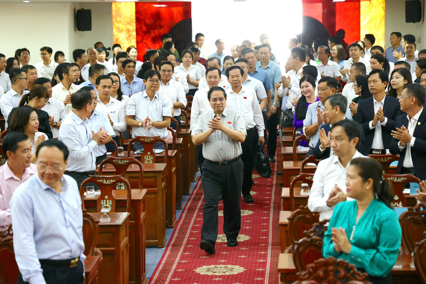 Thủ tướng Phạm Minh Chính tiếp xúc cử tri tại Cần Thơ.