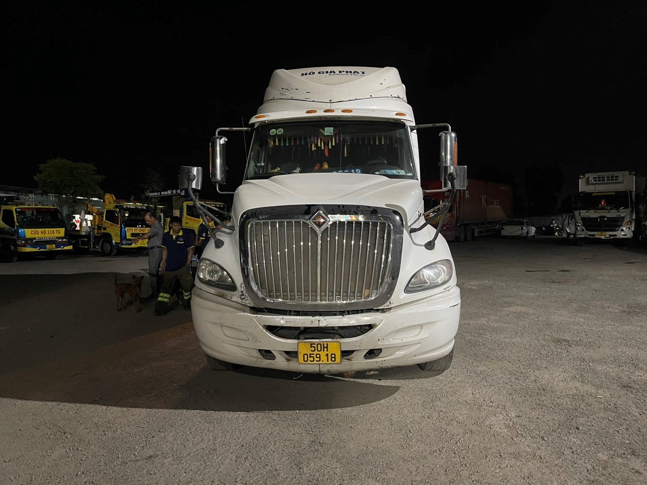 Chiếc xe đầu kéo do Khởi điều khiển.