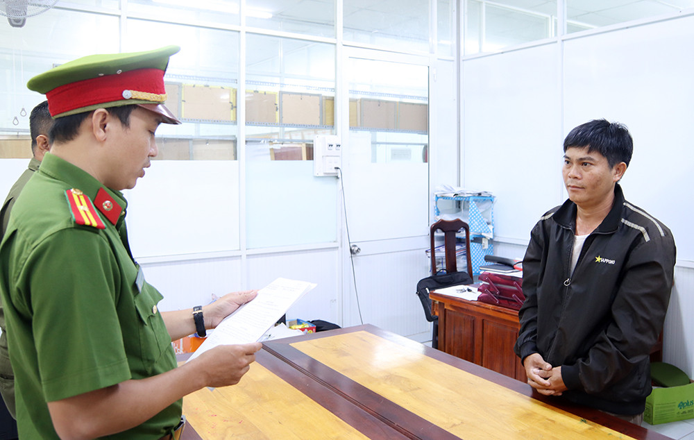 Nguyễn Vương Hoài và Đinh Lương Nghĩa. Ảnh: Tiến Tầm. Nguyễn Vương Hoài và Đinh Lương Nghĩa. Ảnh: Tiến Tầm.