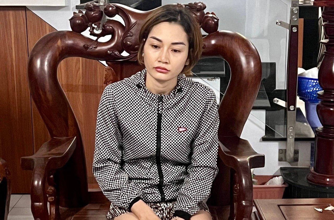 Nghi phạm Vũ Thị Diệp là đầu mối quan trọng, chuyên mua bán, vận chuyển vũ khí. Nghi phạm Vũ Thị Diệp là đầu mối quan trọng, chuyên mua bán, vận chuyển vũ khí.