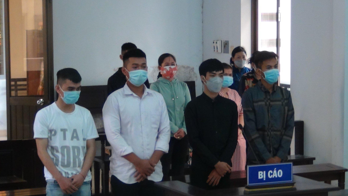 Các bị cáo tại toà.