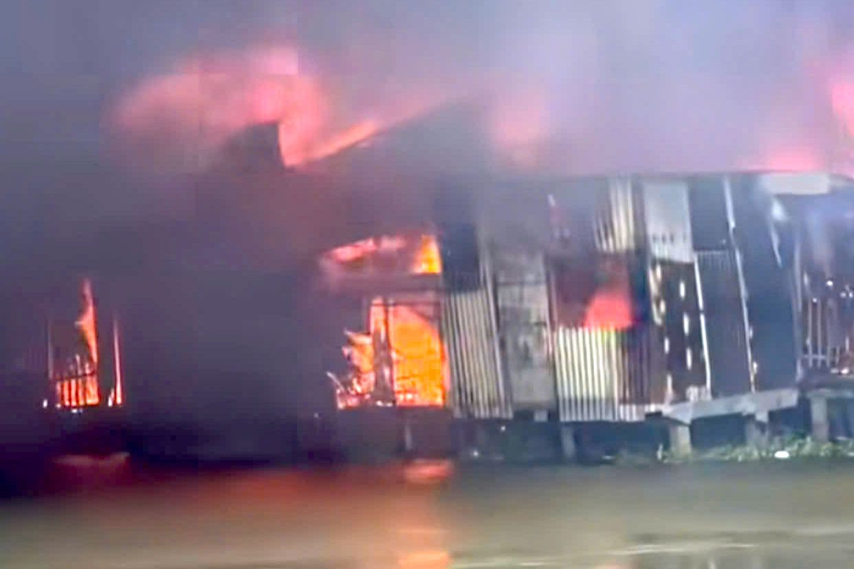 Hiện trường vụ cháy. Hiện trường vụ cháy.