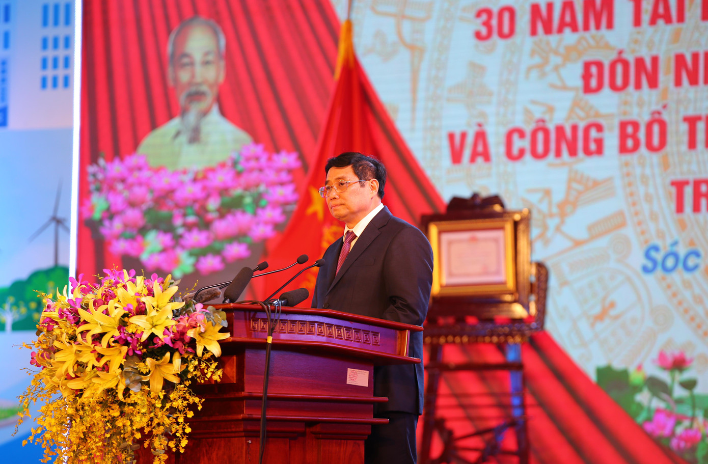 Thủ tướng Phạm Minh Chính phát biểu chỉ đạo tại lễ công bố 30 năm tái lập tỉnh Sóc Trăng. Ảnh: N.H.
