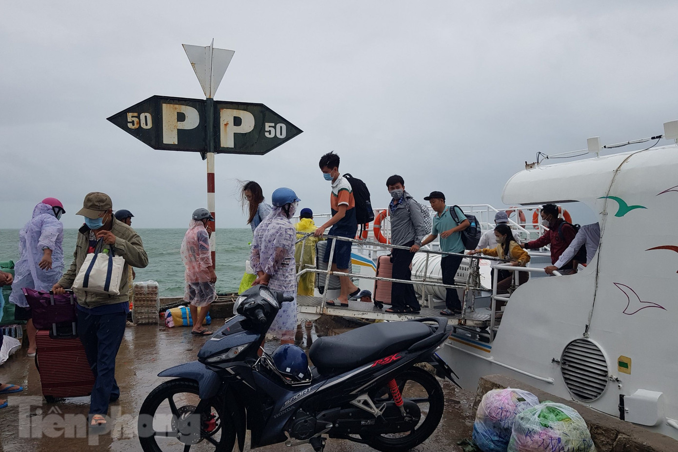 Khách du lịch đến Kiên Giang đạt trên 126.000 lượt, giảm 32,9% so với cùng kỳ.