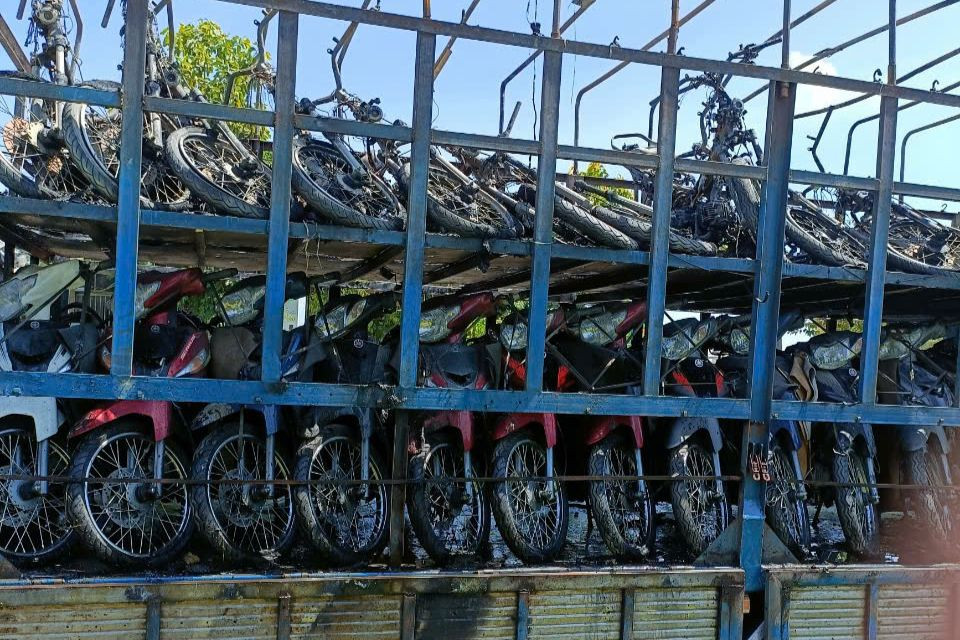 18 xe máy bị lửa thiêu rụi. Ảnh: Phương Vũ