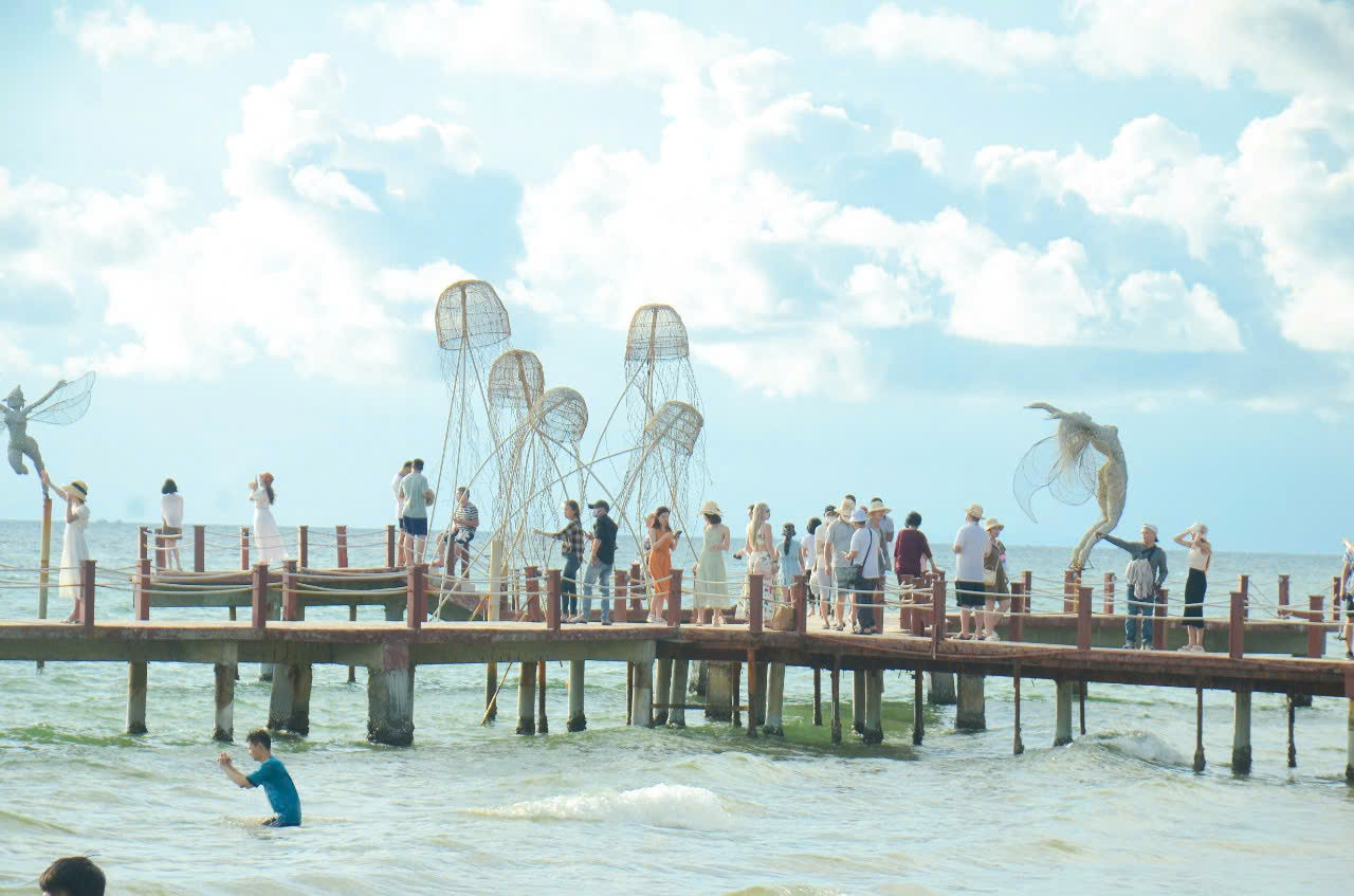 Lượng khách nội địa đến Phú Quốc dự kiến tăng cao thời gian tới. Lượng khách nội địa đến Phú Quốc dự kiến tăng cao thời gian tới.