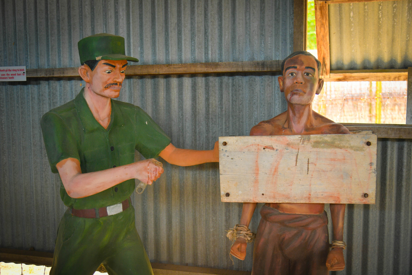 Giữa năm 1968, phong trào đấu tranh của tù binh lên cao, Mỹ - Nguỵ cho xây dựng các biệt giam 2,4,5,6, trong đó biệt giam B2 khủng khiếp và tàn ác nhất. Các đòn tra tấn có tàn bạo đến đâu vẫn không làm lung lay ý chí của các tù binh cách mạng yêu nước. Dưới ngọn cờ của Đảng, các tù binh tìm cách vượt ngục và tiếp tục chiến đấu.