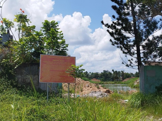 Khu dân cư tự phát nằm kế khu tái định cư Ninh Kiều (thành phố Cần Thơ). Khu dân cư tự phát nằm kế khu tái định cư Ninh Kiều (thành phố Cần Thơ).