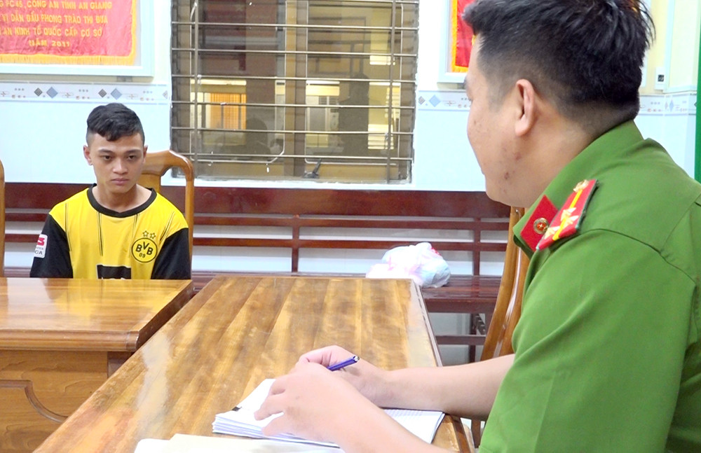 Tình khai nhận tại Cơ quan Công an. Ảnh: Tiến Tầm.