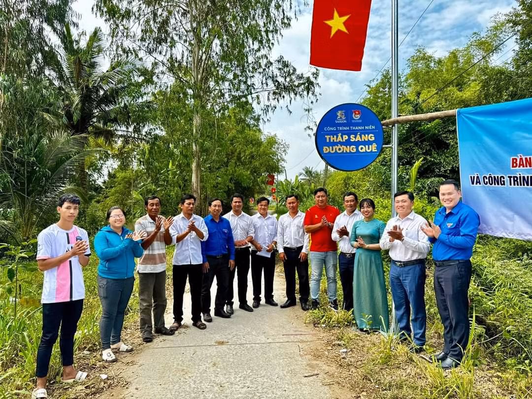 Công trình thanh niên " Thắp sáng đường quê". Công trình thanh niên " Thắp sáng đường quê".