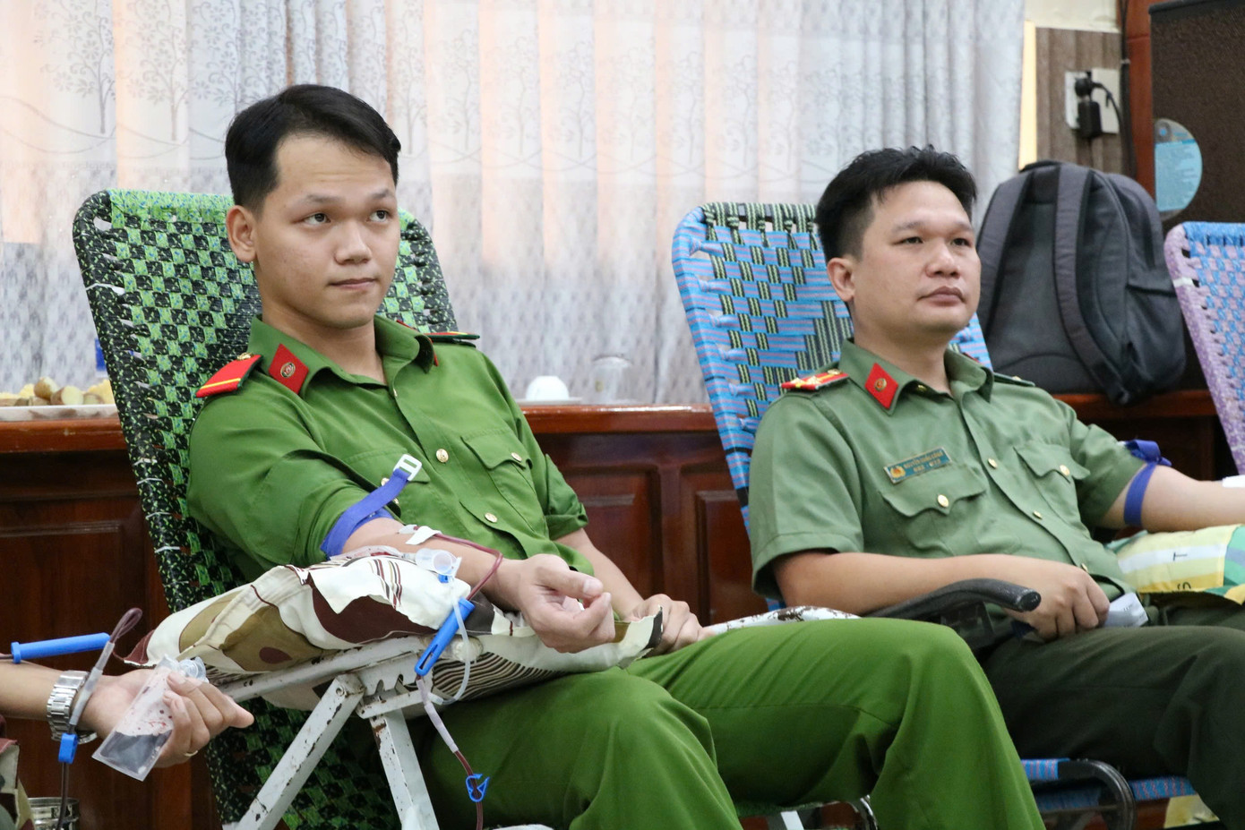 Trong đợt này, cán bộ chiến sĩ và đoàn viên Công an tỉnh Kiên Giang đã tham gia hiến được 324 đơn vị máu. Trong đợt này, cán bộ chiến sĩ và đoàn viên Công an tỉnh Kiên Giang đã tham gia hiến được 324 đơn vị máu.