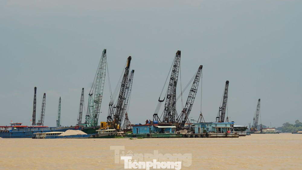 An Giang thu hồi các giấy phép khai thác cát và truy thu hàng tỷ đồng. Ảnh: Hòa Hội An Giang thu hồi các giấy phép khai thác cát và truy thu hàng tỷ đồng. Ảnh: Hòa Hội