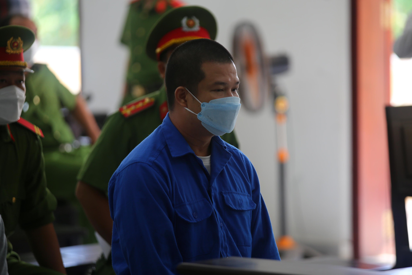 Tại toà, bị cáo Cung từ chối luật sư bào chữa cho mình. Tại toà, bị cáo Cung từ chối luật sư bào chữa cho mình.