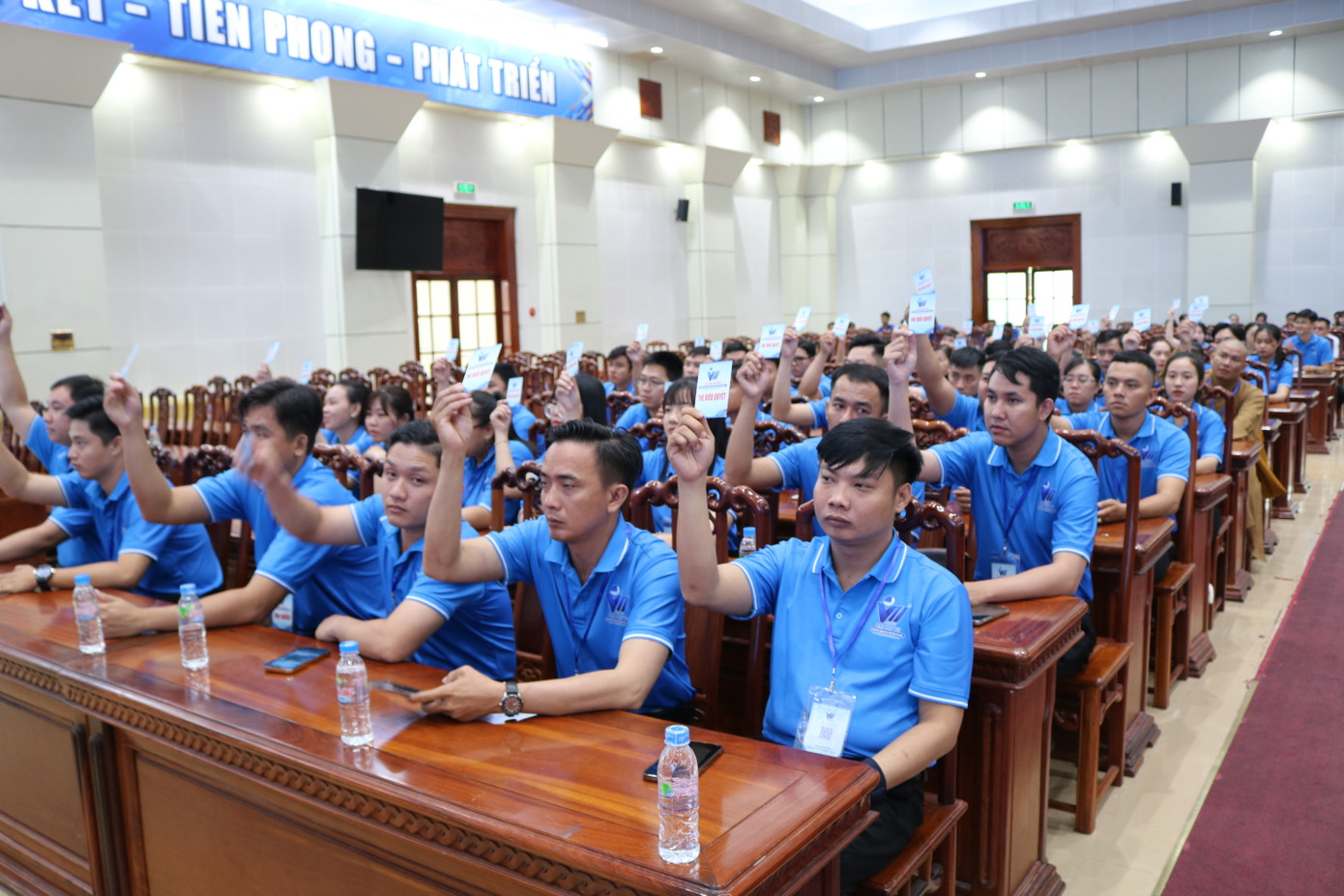 Đại biểu tham dự đại hội. Đại biểu tham dự đại hội.