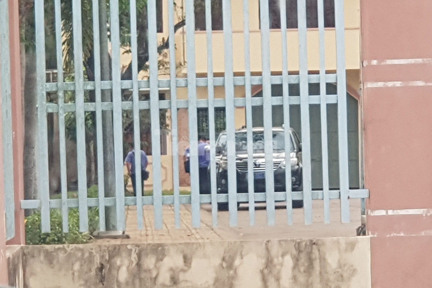 Cơ quan điều tra Viện Kiểm sát nhân dân tối cao có mặt tại Trại giam Long Tuyền ngày 12/4. Ảnh: N.H Cơ quan điều tra Viện Kiểm sát nhân dân tối cao có mặt tại Trại giam Long Tuyền ngày 12/4. Ảnh: N.H