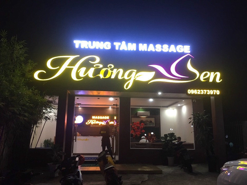 Trung tâm massage Hương Sen. Ảnh: Văn Vũ.