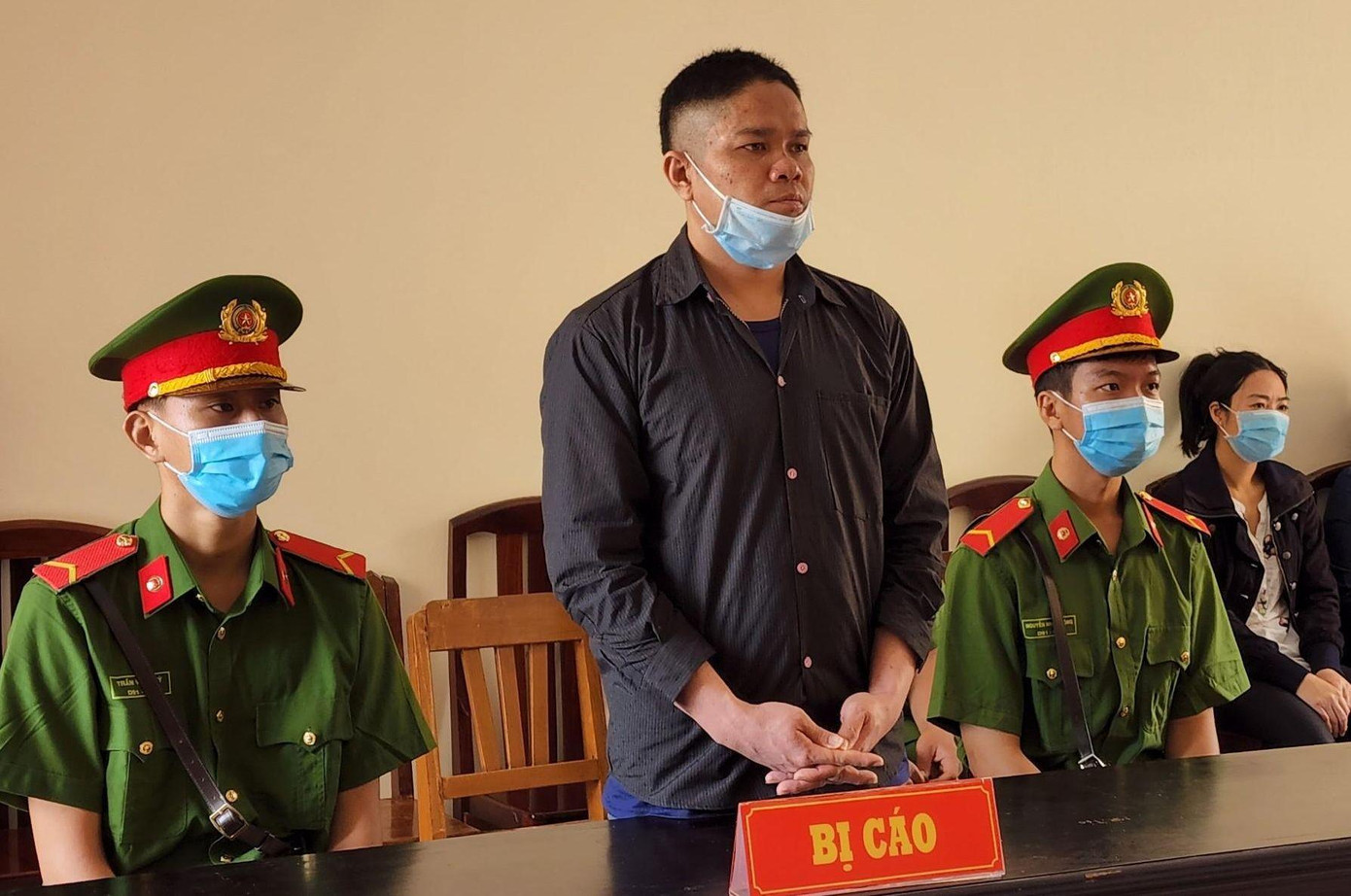 Bị cáo Đặng Thanh Tùng tại toà.