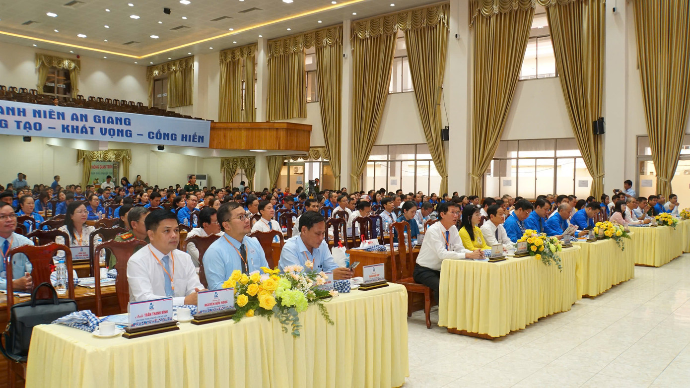 Các đại biểu tham dự đại hội.