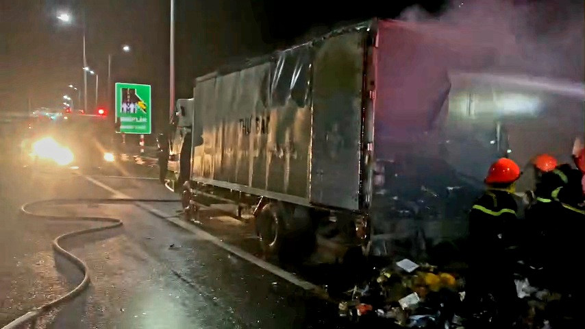 Hiện trường vụ cháy. Ảnh: Thảo Vy.