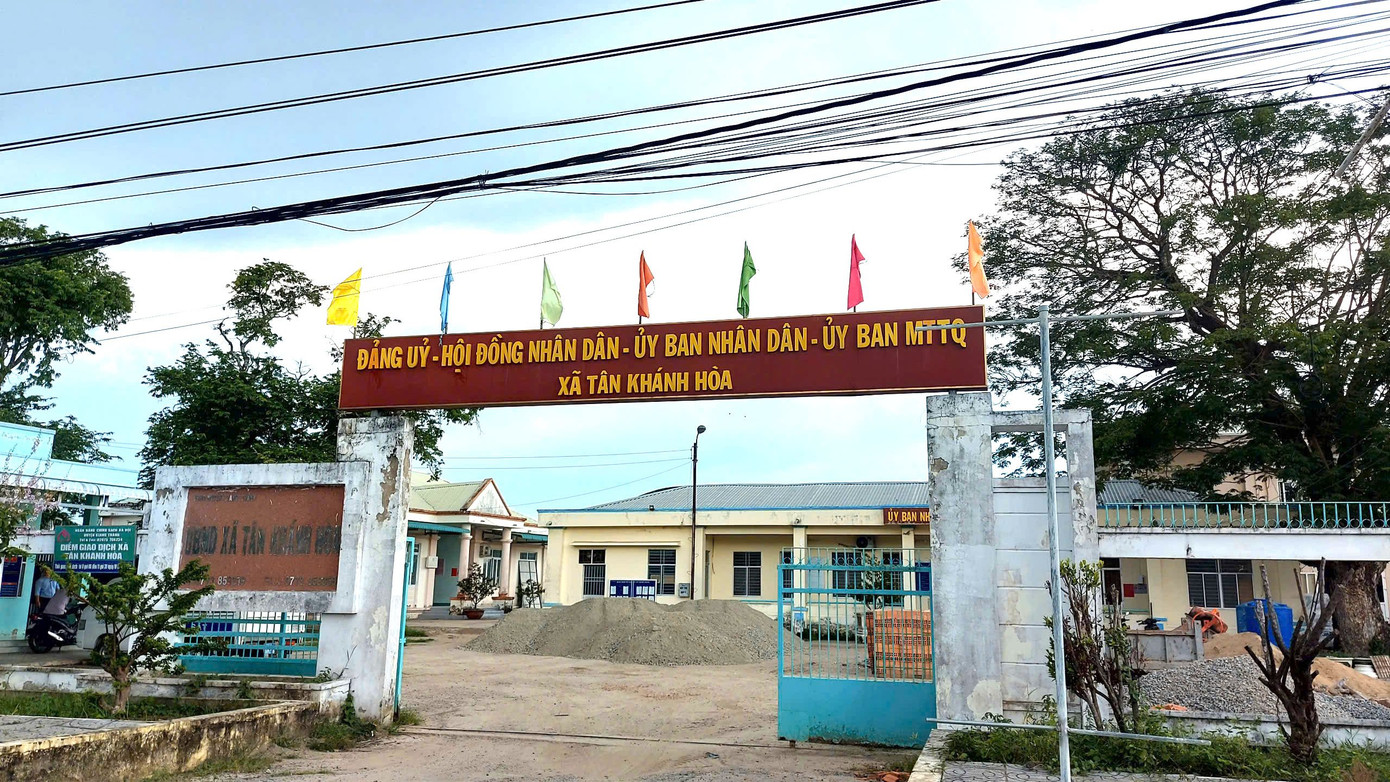 Trụ sở UBND xã Tân Khánh Hoà. Ảnh: P.V. Trụ sở UBND xã Tân Khánh Hoà. Ảnh: P.V.