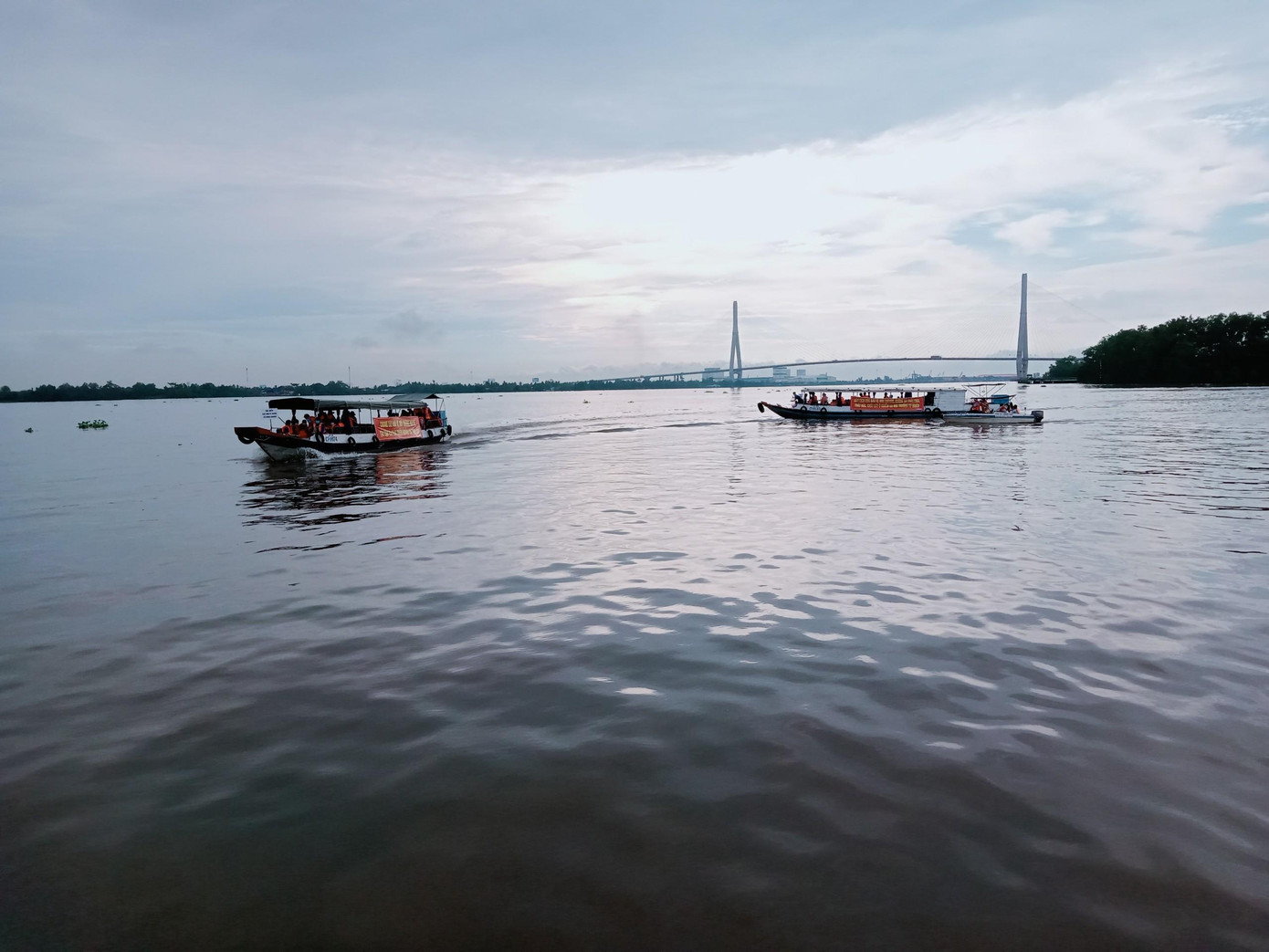 Lễ phát động thả cá tái tạo nguồn lợi thuỷ sản nhân kỷ niệm ngày truyền thống Thuỷ sản Việt Nam (1/4/1959 - 1/4/2022).