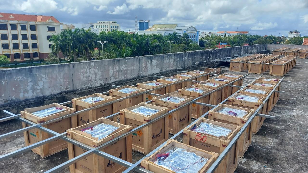 Hàng nghìn trái pháo hoa nổ tầm thấp được lắp đặt để sẵn sàng phục vụ người dân và du khách tại Lễ khai mạc Ngày hội Văn Hóa – Du lịch Bạc Liêu và Lễ hội Dạ cổ hoài lang năm 2022. Hàng nghìn trái pháo hoa nổ tầm thấp được lắp đặt để sẵn sàng phục vụ người dân và du khách tại Lễ khai mạc Ngày hội Văn Hóa – Du lịch Bạc Liêu và Lễ hội Dạ cổ hoài lang năm 2022.