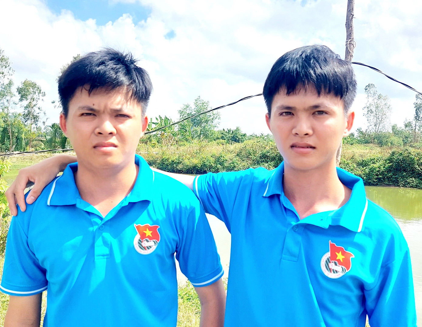 Hai anh em Nhật (trái) và Phú (phải). Hai anh em Nhật (trái) và Phú (phải).