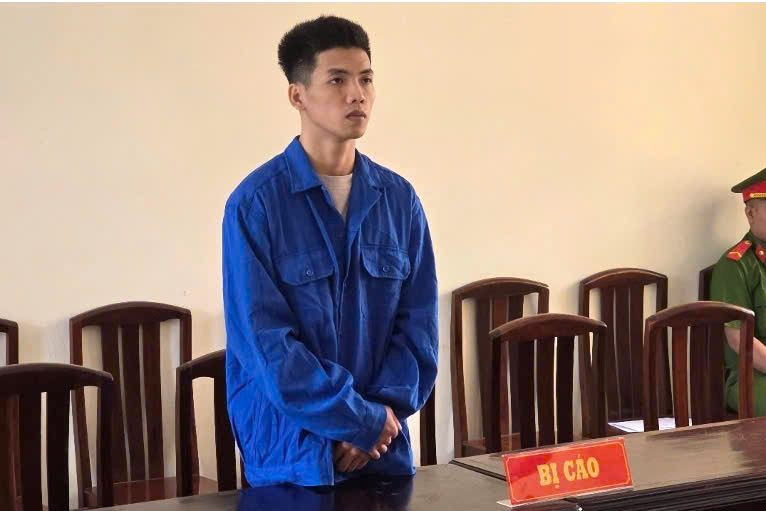 Bị cáo Trát Hoàng Quỳnh Long tại toà.