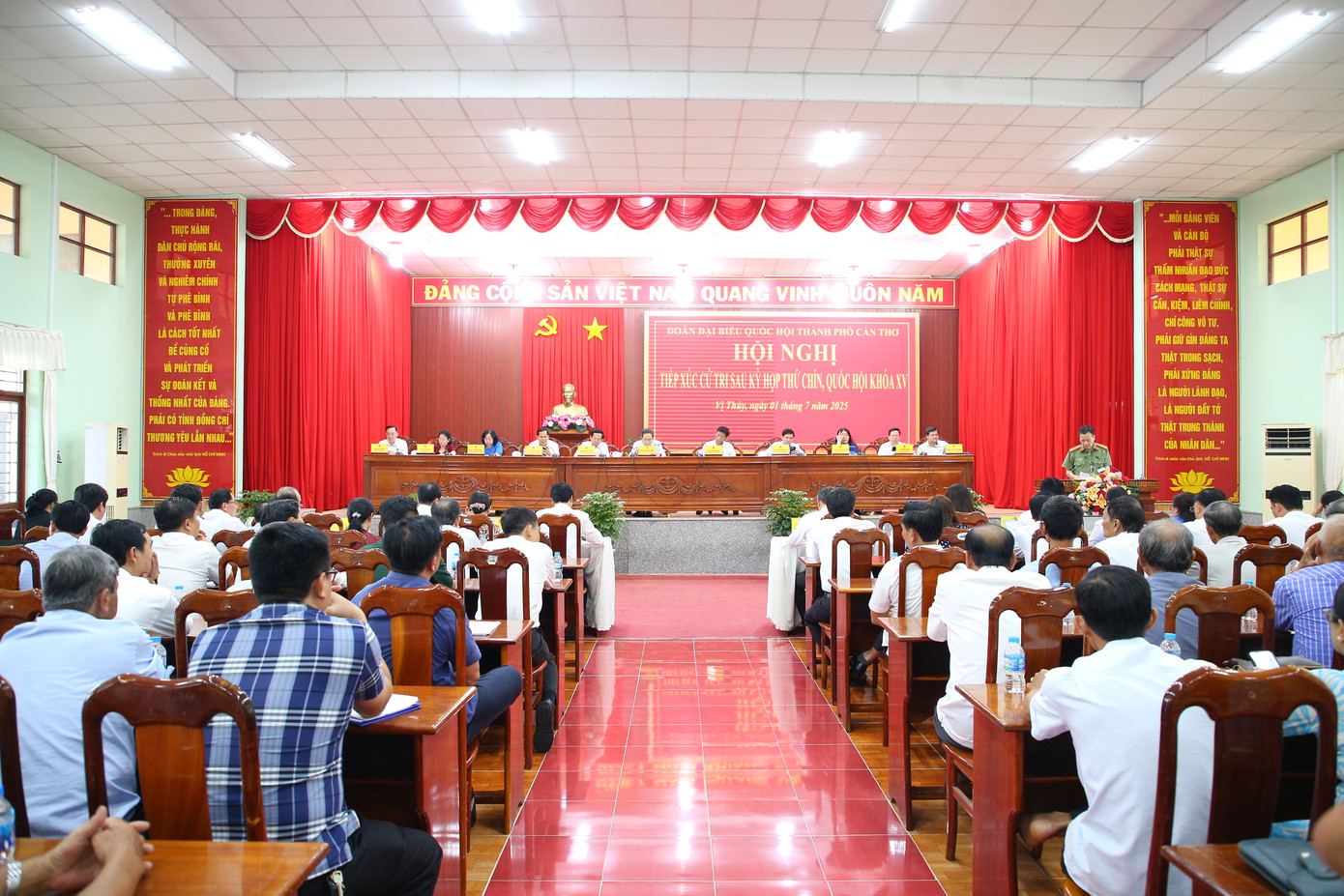 Quang cảnh kỳ họp. Ảnh: Nhật Huy.