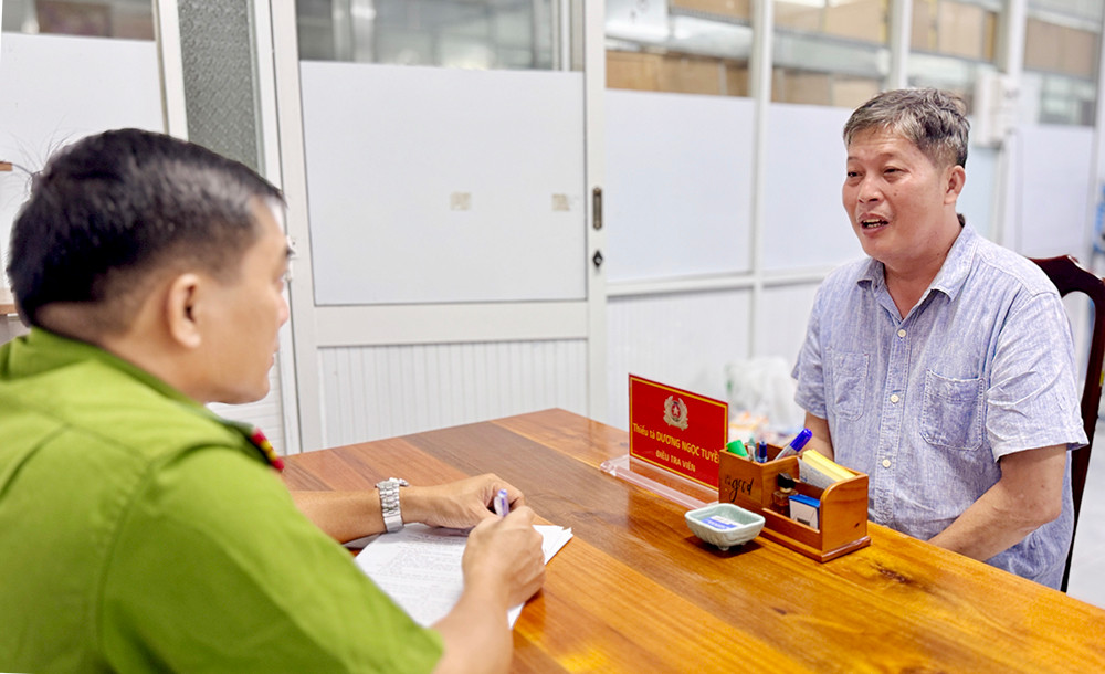 Bị can Nguyễn Văn Điểm tại cơ quan công an. Bị can Nguyễn Văn Điểm tại cơ quan công an.