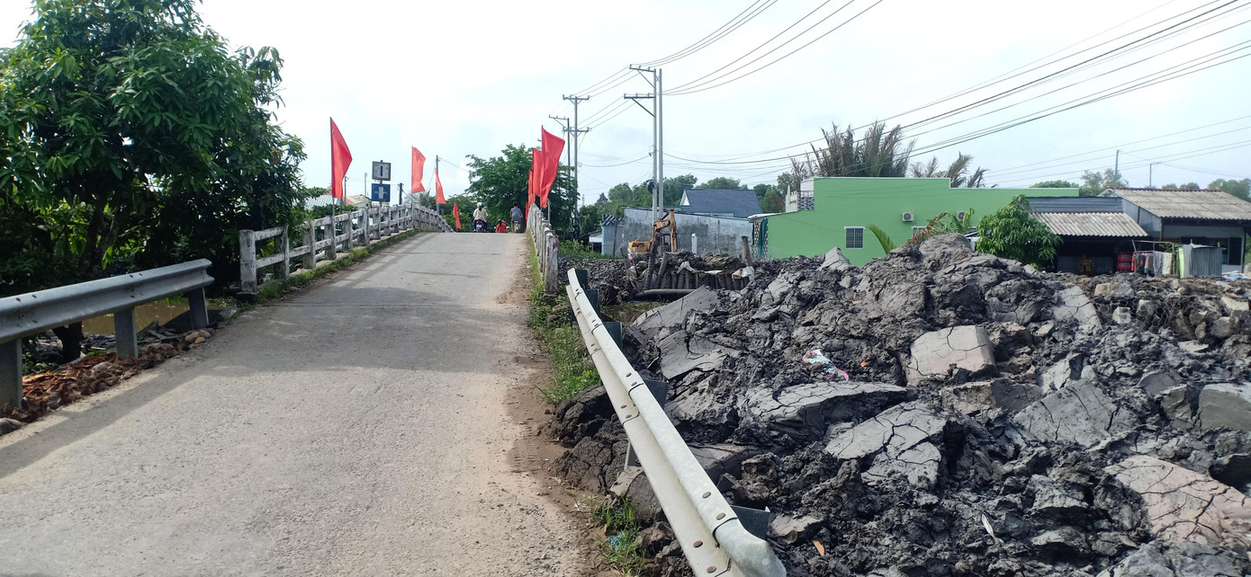 Một cây cầu nằm trên tuyến đường Ninh Quới - Ngan Dừa thuộc địa phận xã Ninh Quới A, huyện Hồng Dân. (Ảnh chụp tháng 5/2022). Một cây cầu nằm trên tuyến đường Ninh Quới - Ngan Dừa thuộc địa phận xã Ninh Quới A, huyện Hồng Dân. (Ảnh chụp tháng 5/2022).