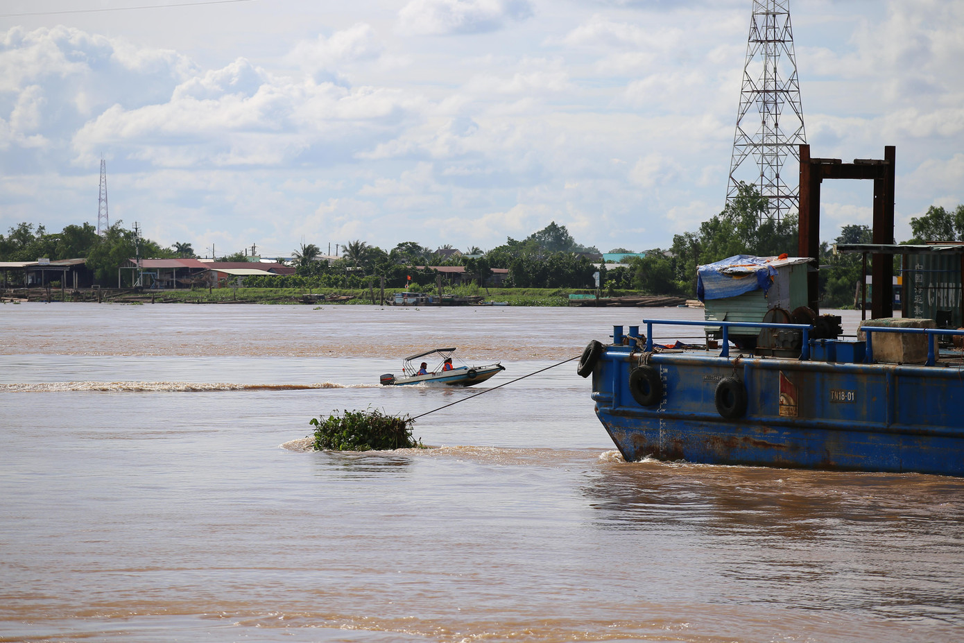 Lực lượng chức năng vẫn đang tích cực tìm kiếm nạn nhân mất tích.