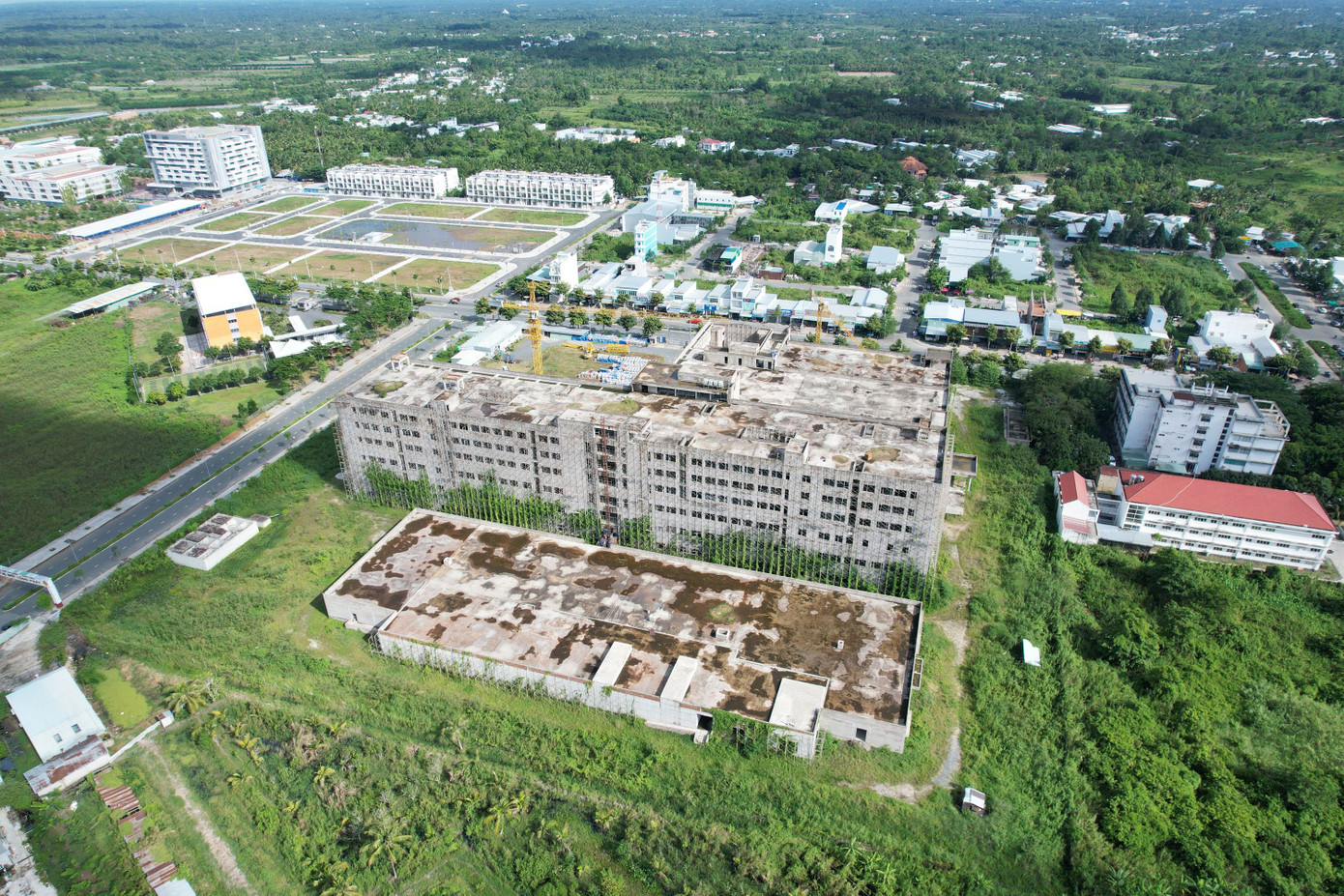 Dự án Bệnh viện Ung bướu thành phố Cần Thơ xây nhiều năm chưa xong. Dự án Bệnh viện Ung bướu thành phố Cần Thơ xây nhiều năm chưa xong.