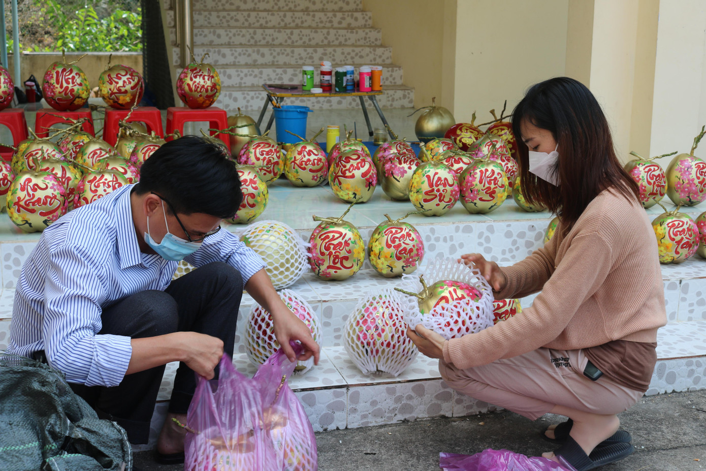 Những quả dừa của chị Quyến được thị trường trong và ngoài tỉnh ưa chuộng dịp Tết.