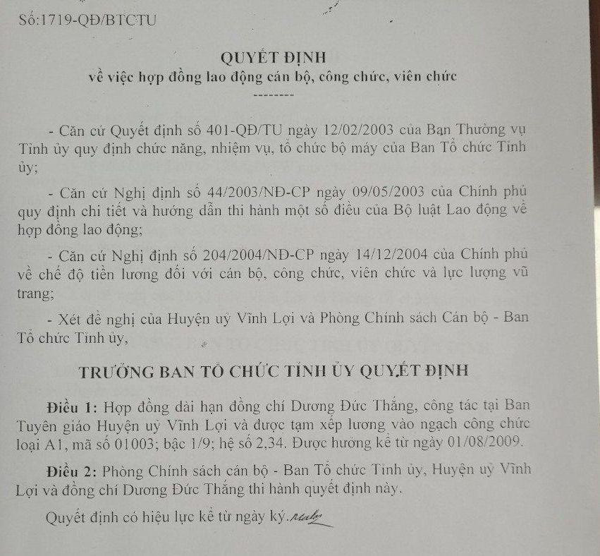 Trong quyết định hợp đồng dài hạn của Ban Tổ chức Tỉnh ủy, ông Thắng được tạm xếp lương vào ngạch công chức loại A1, mã số 01003. Trong quyết định hợp đồng dài hạn của Ban Tổ chức Tỉnh ủy, ông Thắng được tạm xếp lương vào ngạch công chức loại A1, mã số 01003.