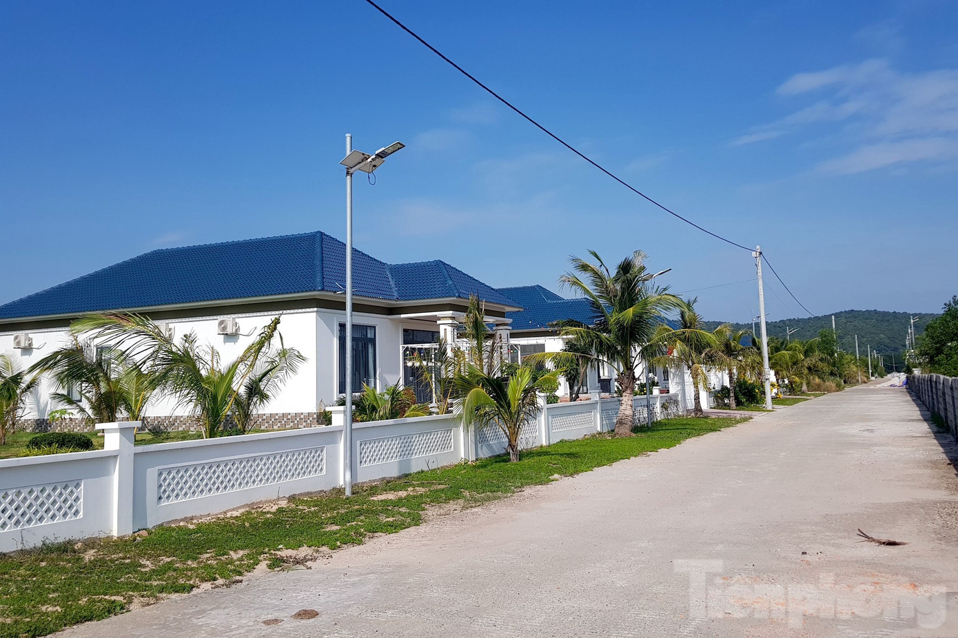 Tuy nhiên, gần 3 tháng qua, 77 căn biệt thự còn lại vẫn tồn tại khiến dư luận quan tâm về tiến độ thực hiện. Tuy nhiên, gần 3 tháng qua, 77 căn biệt thự còn lại vẫn tồn tại khiến dư luận quan tâm về tiến độ thực hiện.