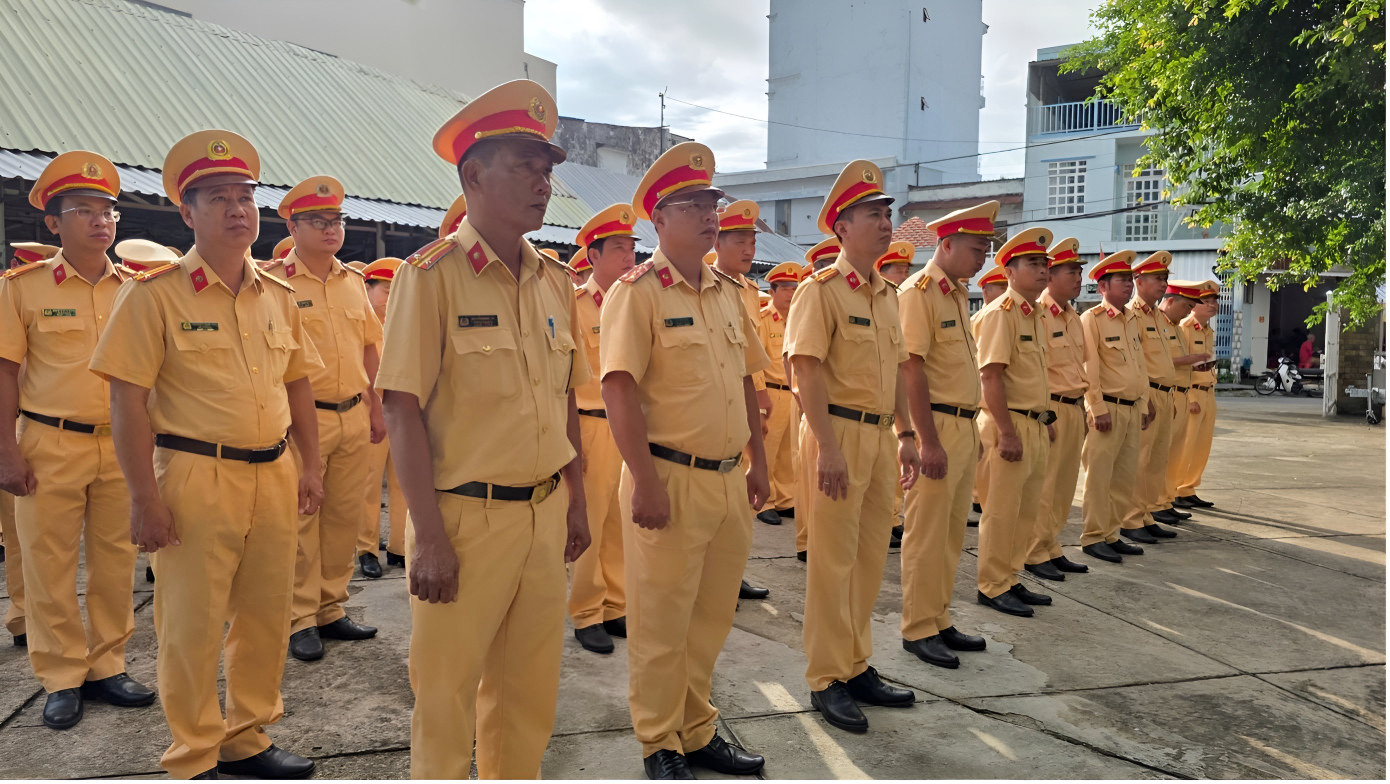 Lực lượng CSGT Kiên Giang tham gia thực hiện cao điểm.