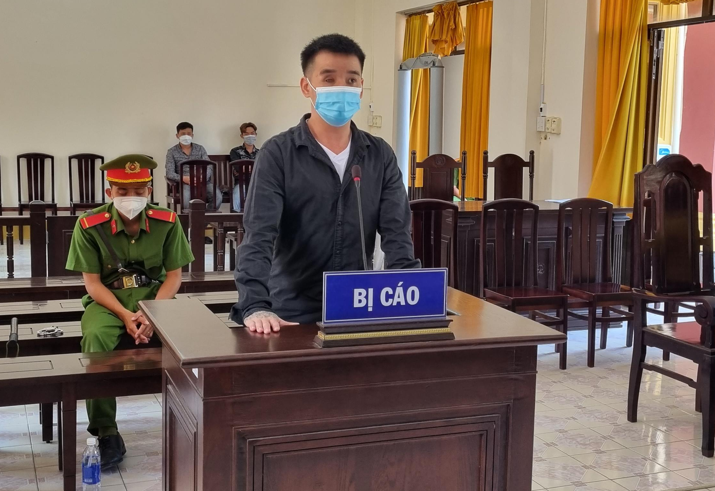 Bị cáo Bùi Bảo Ngọc tại phiên toà. Ảnh Văn Vũ. Bị cáo Bùi Bảo Ngọc tại phiên toà. Ảnh Văn Vũ.